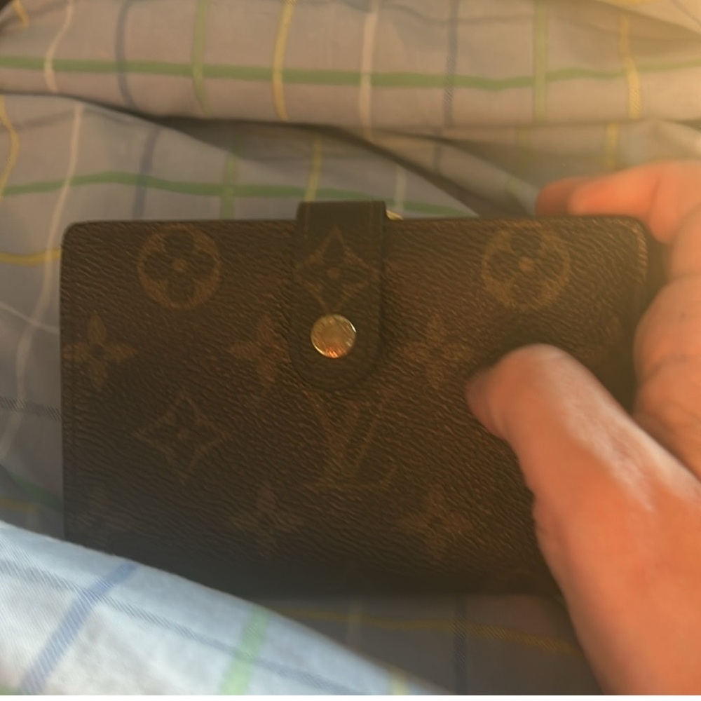100% authentic Louis Vuitton Brown Monogram Card Holder